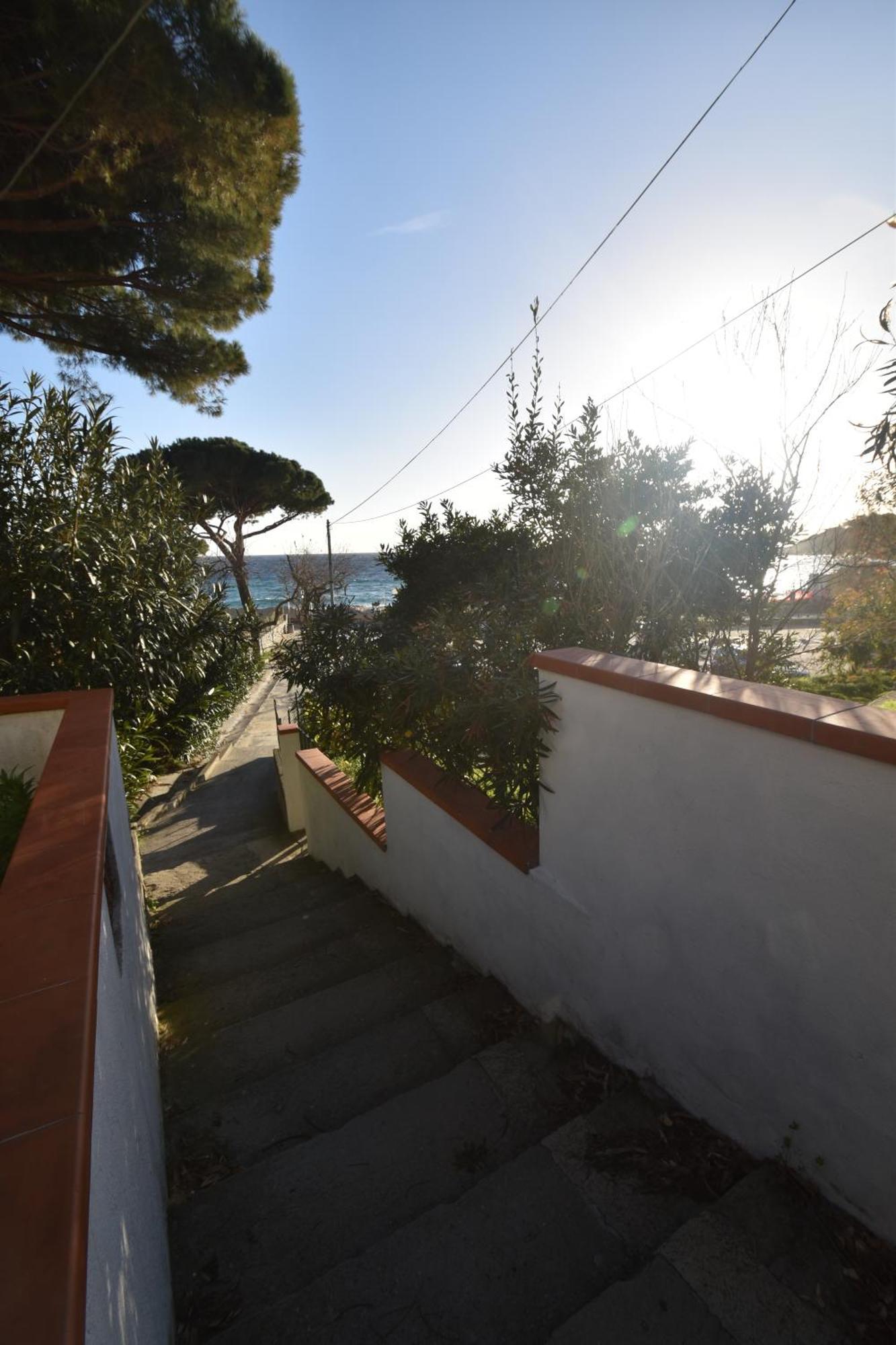 Appartamenti Cavoli - Vista Mare Con Terrazze, Clima E Posti Auto Spiaggia di Cavoli Dış mekan fotoğraf