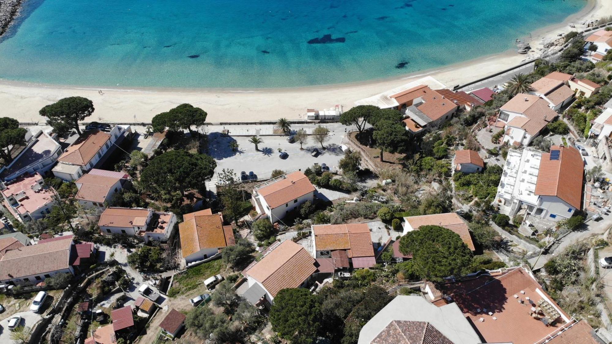Appartamenti Cavoli - Vista Mare Con Terrazze, Clima E Posti Auto Spiaggia di Cavoli Dış mekan fotoğraf