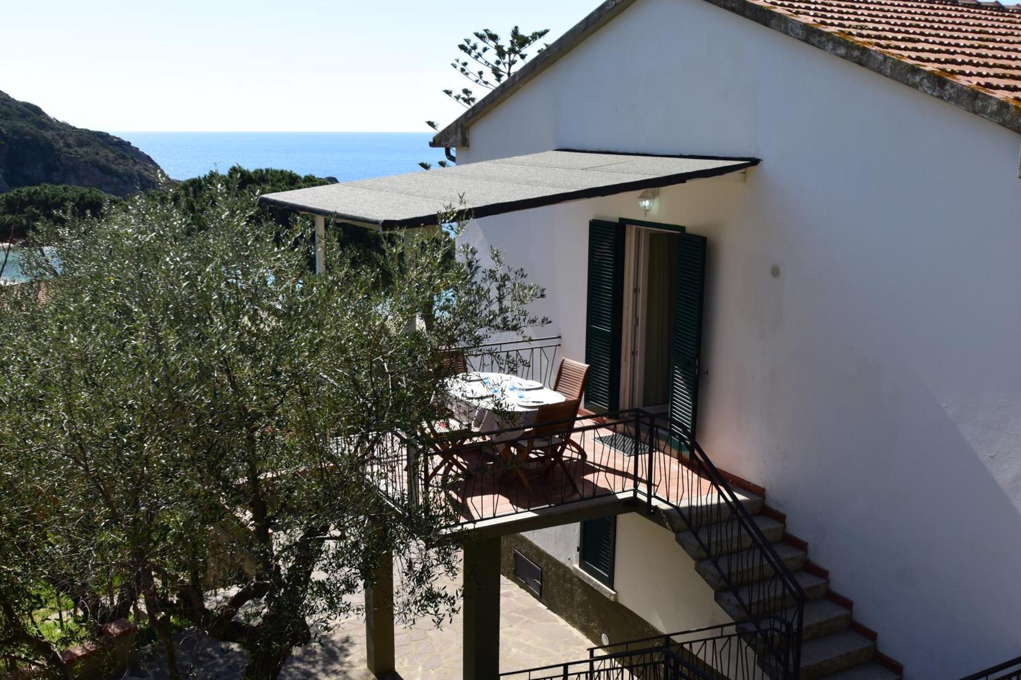 Appartamenti Cavoli - Vista Mare Con Terrazze, Clima E Posti Auto Spiaggia di Cavoli Dış mekan fotoğraf